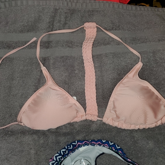 Bikini - Picture 4 of 4